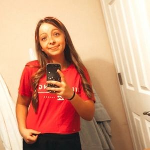 Cropped red Billabong tee